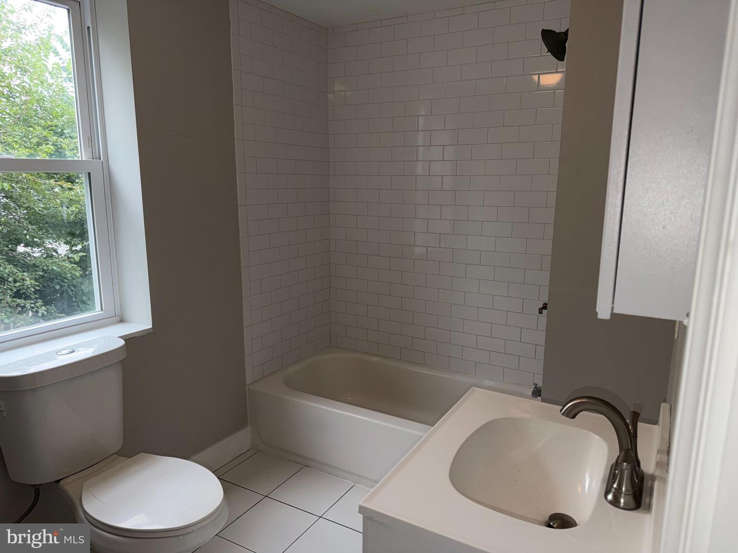 124 W Airy St # Property Photo 21