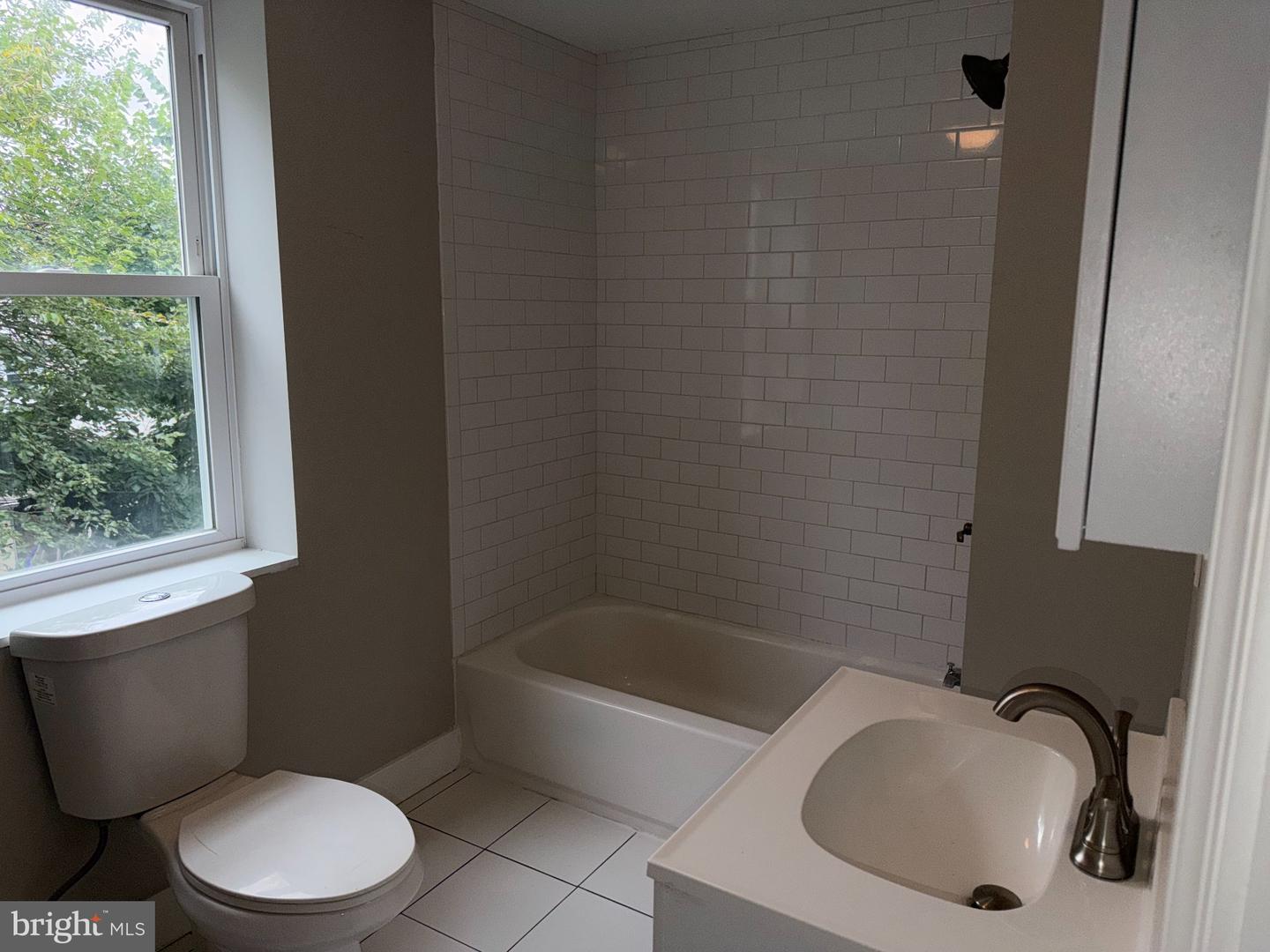 124 W Airy St # Property Photo 22
