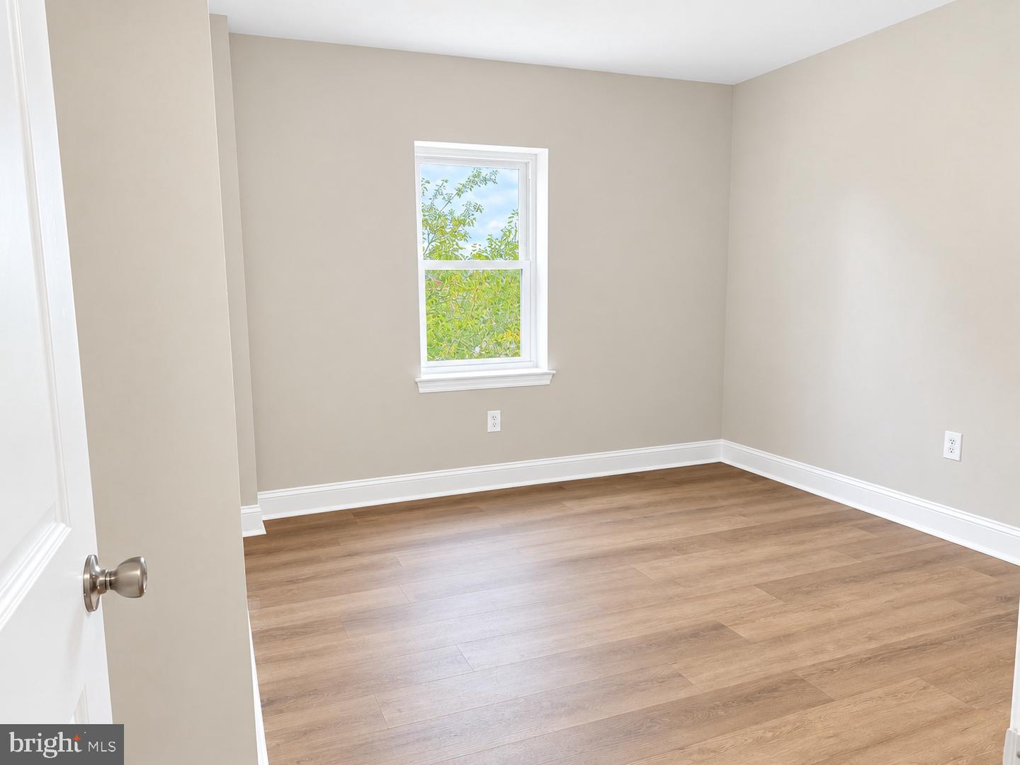 124 W Airy St # Property Photo 23