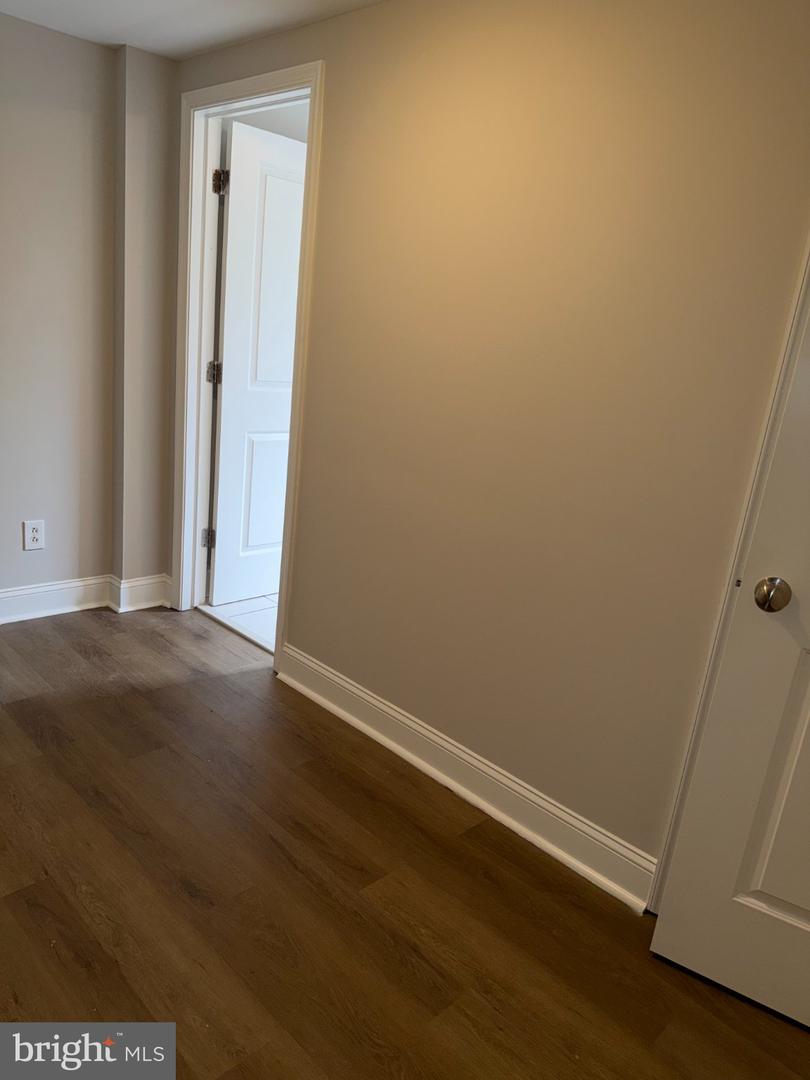 124 W Airy St # Property Photo 27
