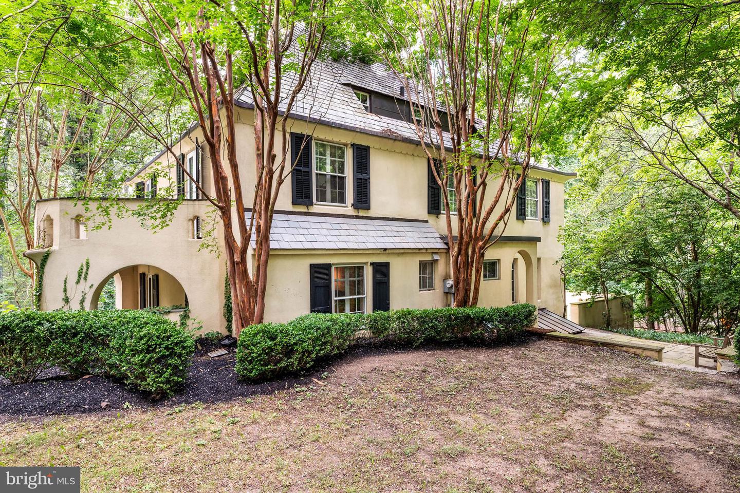 100 Cherry Ln Property Photo 2