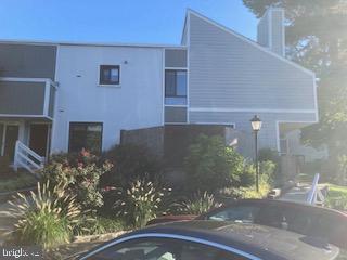 1710 Oakwood Ter #5b Property Photo 2
