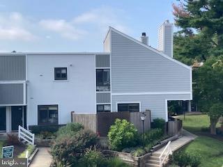 1710 Oakwood Ter #5b Property Photo 3