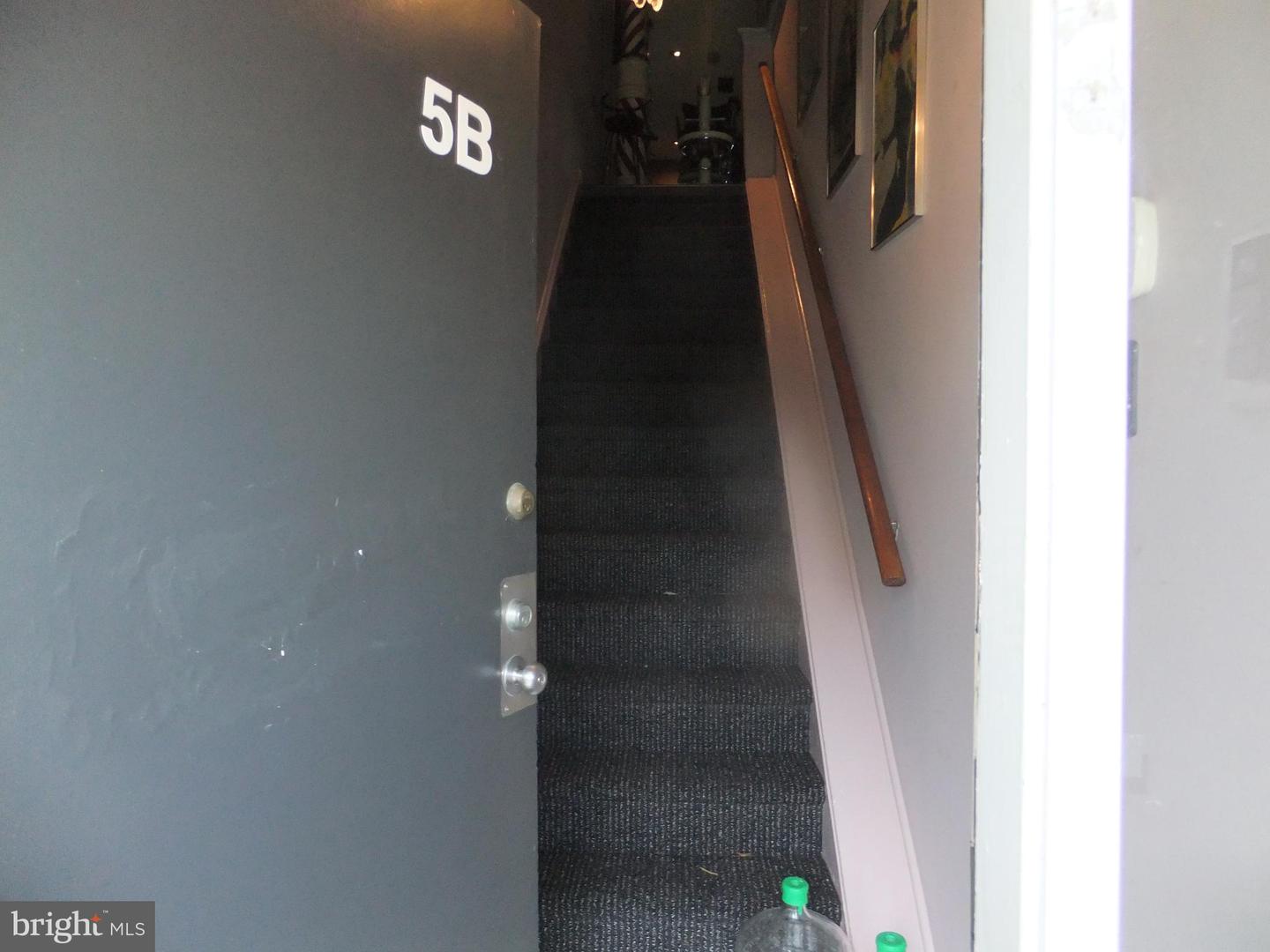 1710 Oakwood Ter #5b Property Photo 4