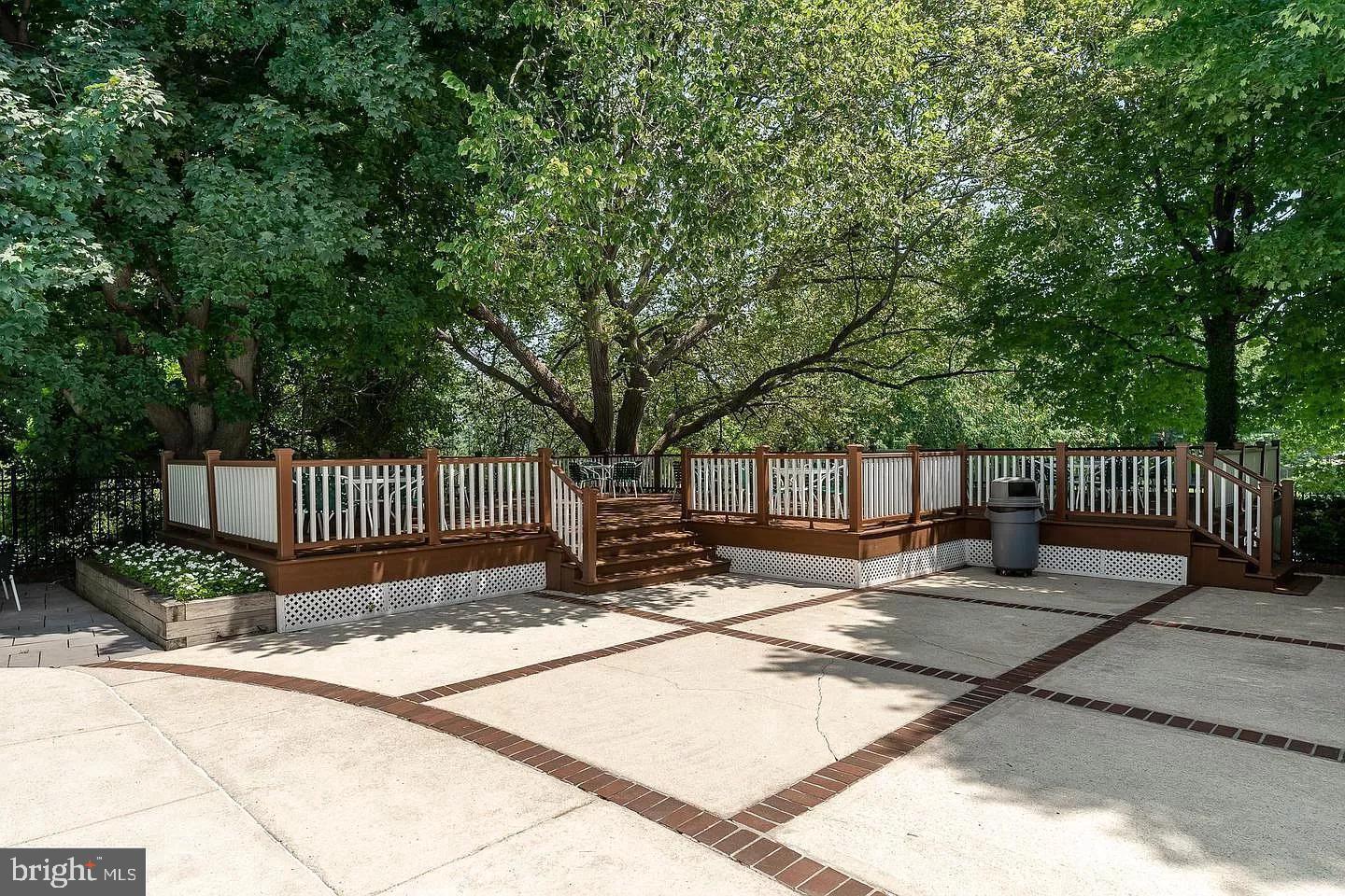 1710 Oakwood Ter #5b Property Photo 45