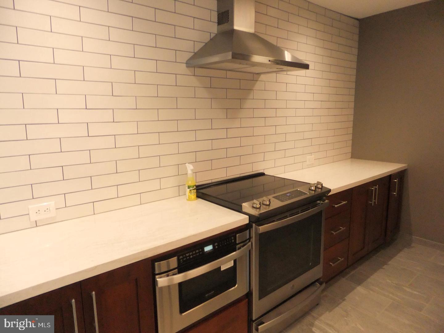 1710 Oakwood Ter #5b Property Photo 55