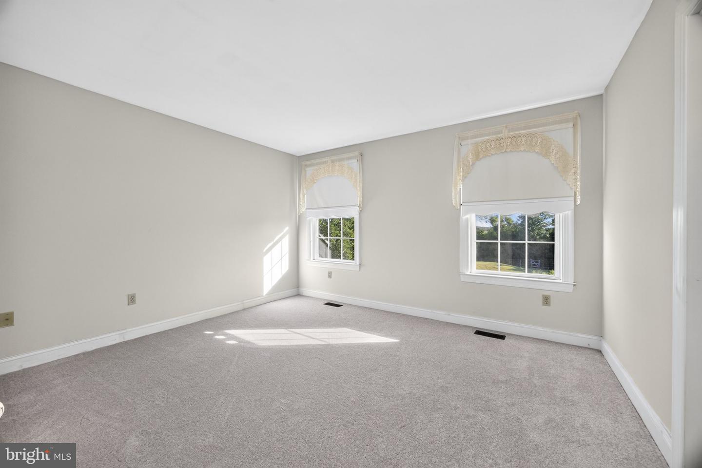 142 Clover Ln Property Photo 29
