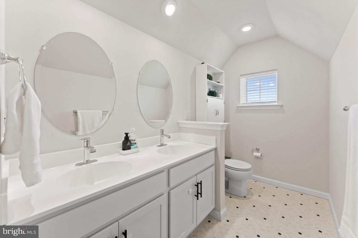 230 Honey Ln Property Photo 18