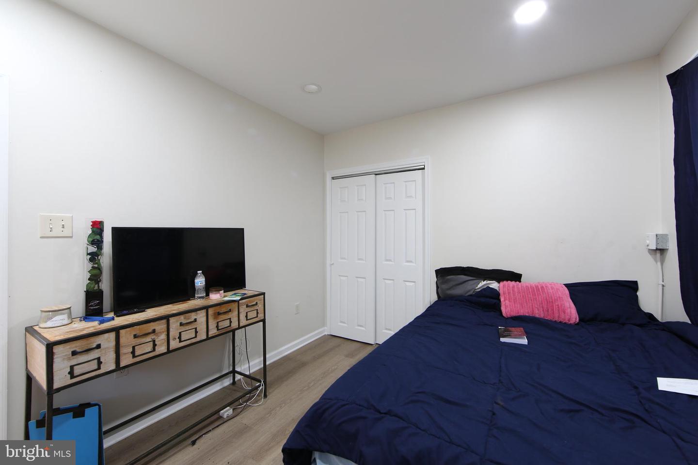 2318 E High St Property Photo 12