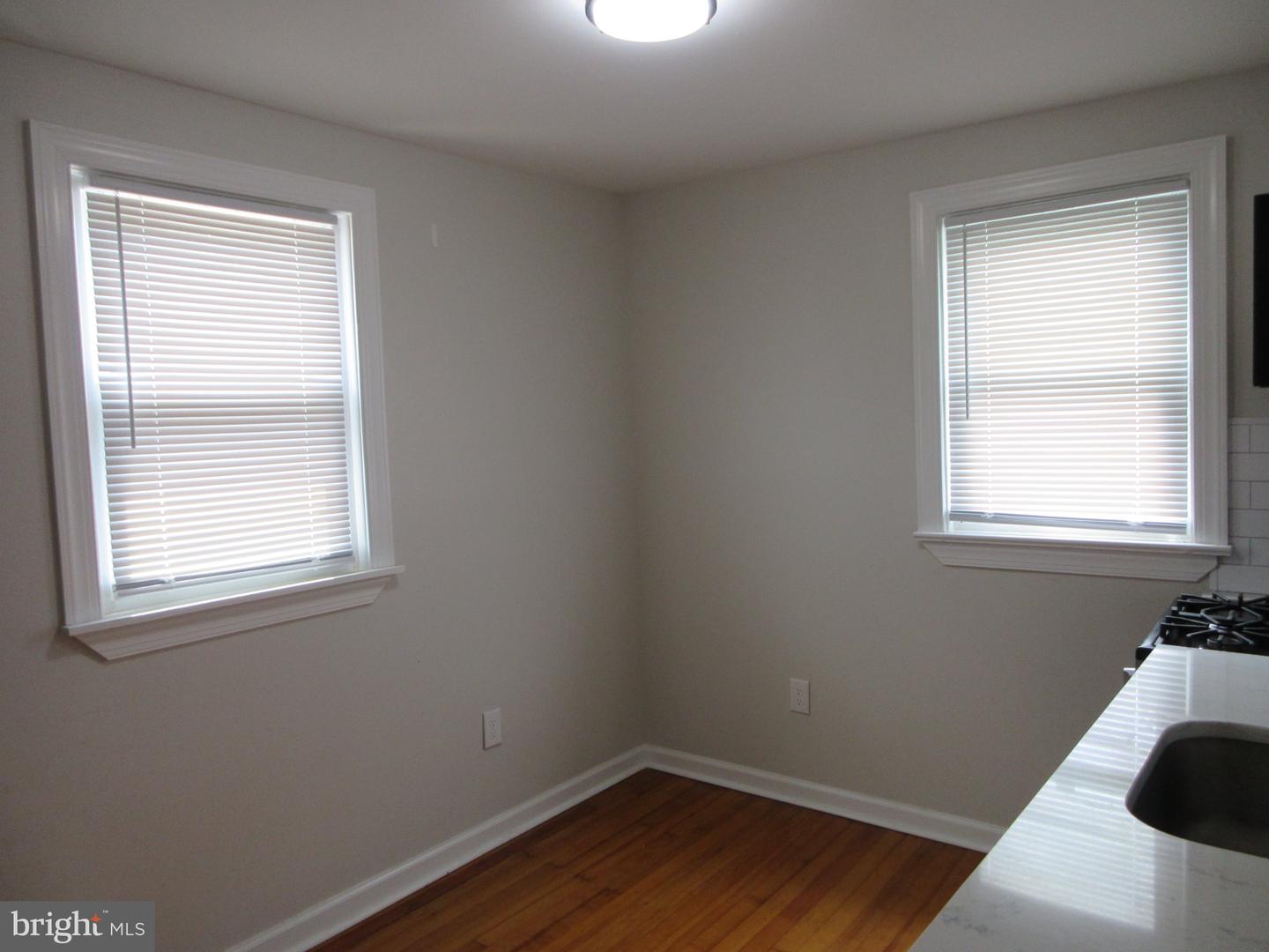 14 Franklin Ave Property Photo 8