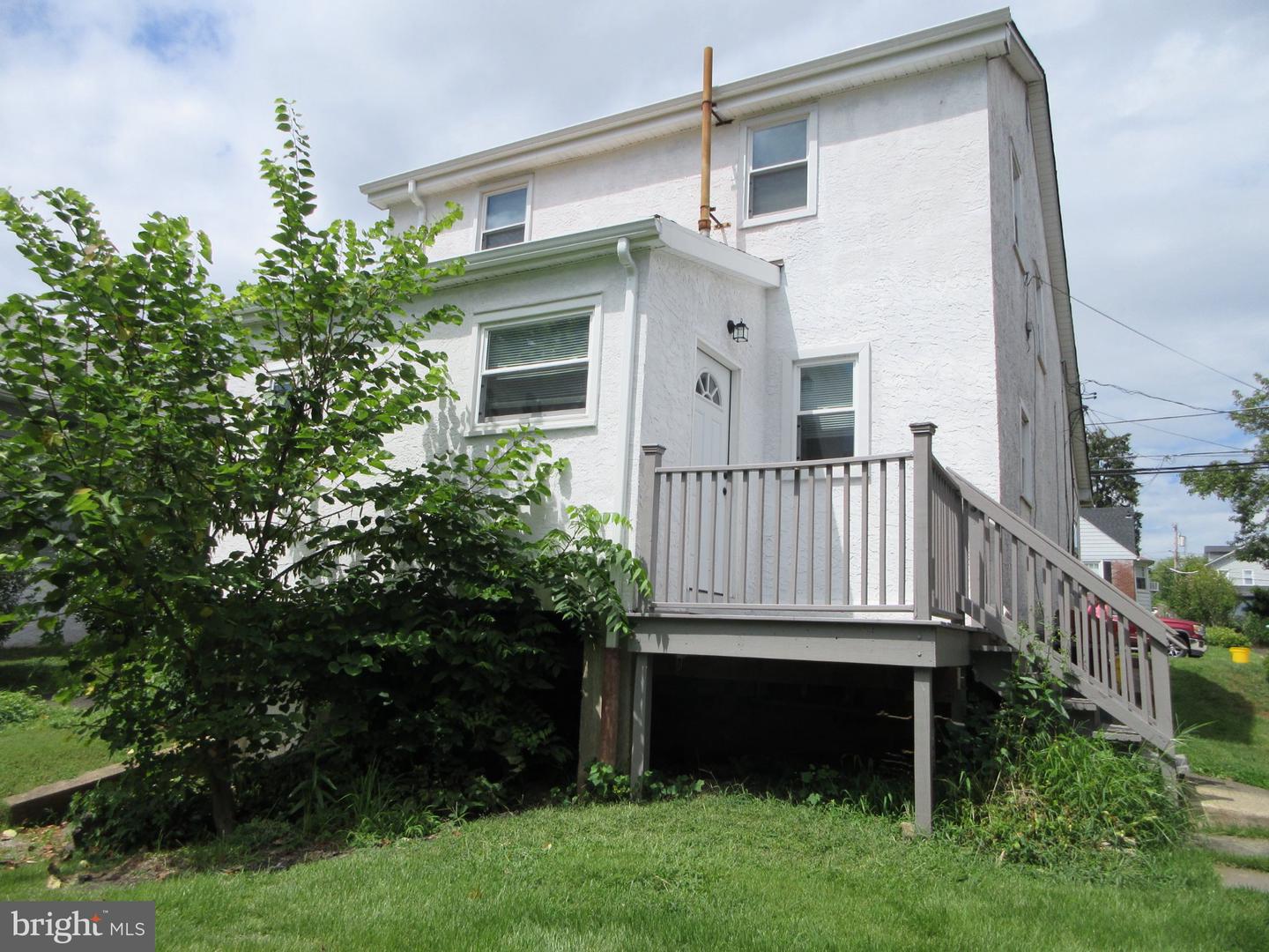 14 Franklin Ave Property Photo 17