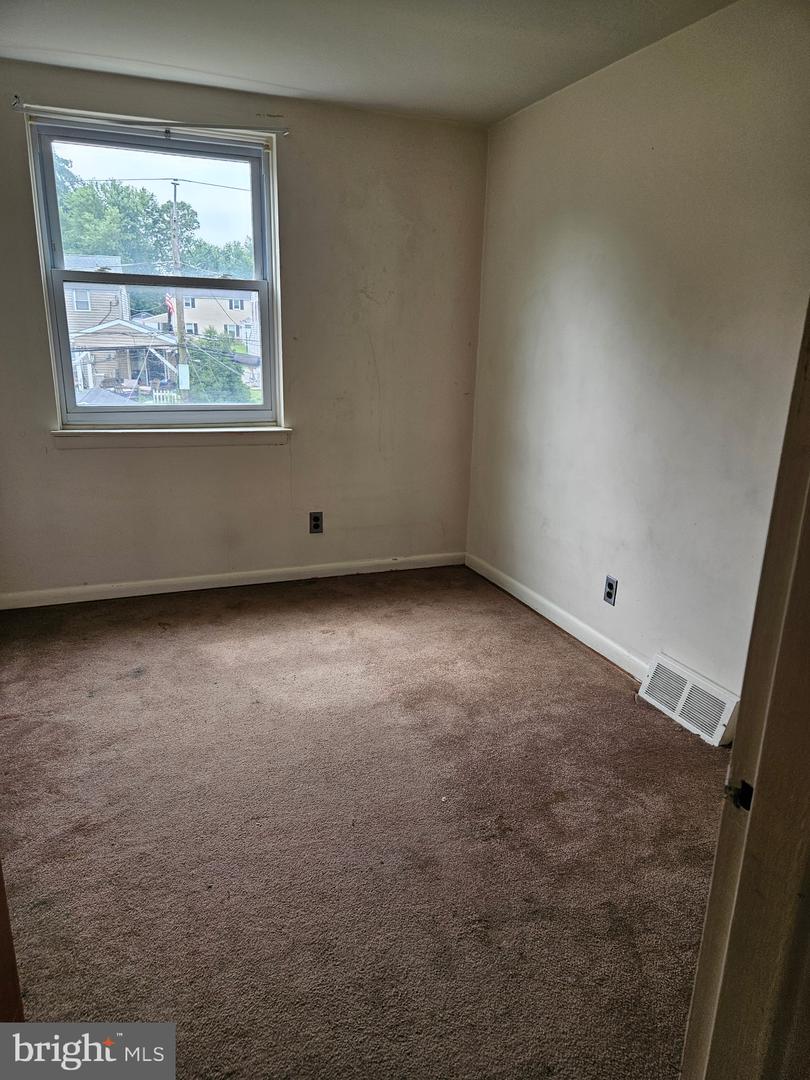 108 Clement Rd #c Property Photo 6