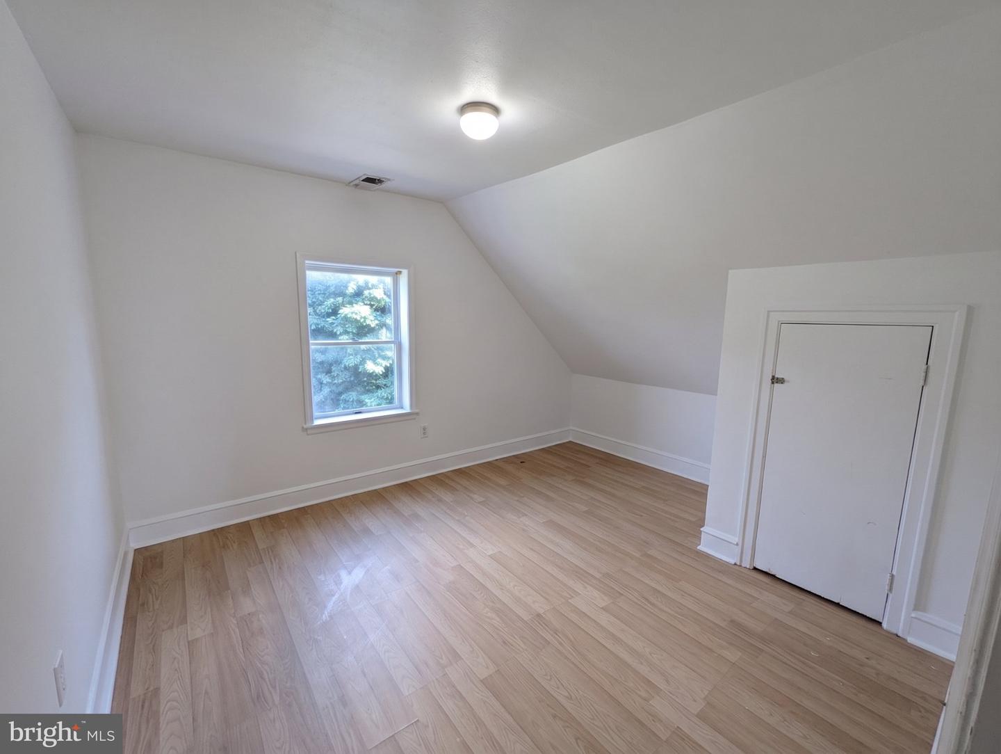 165 Moreland Ave Property Photo 3