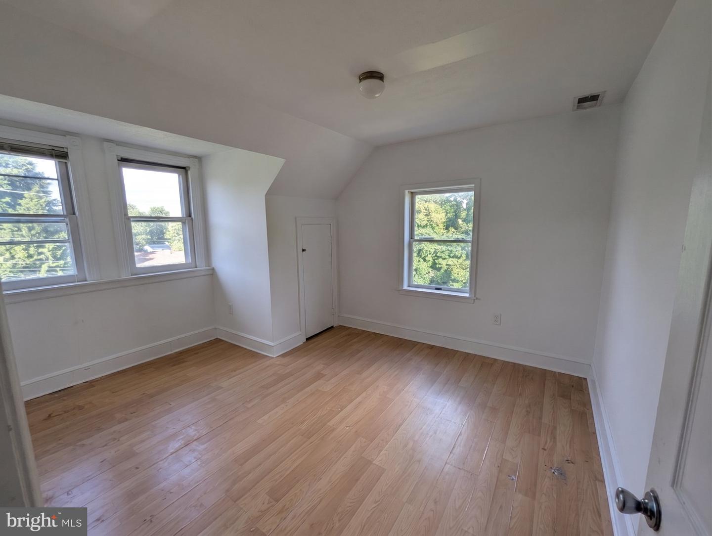 165 Moreland Ave Property Photo 5