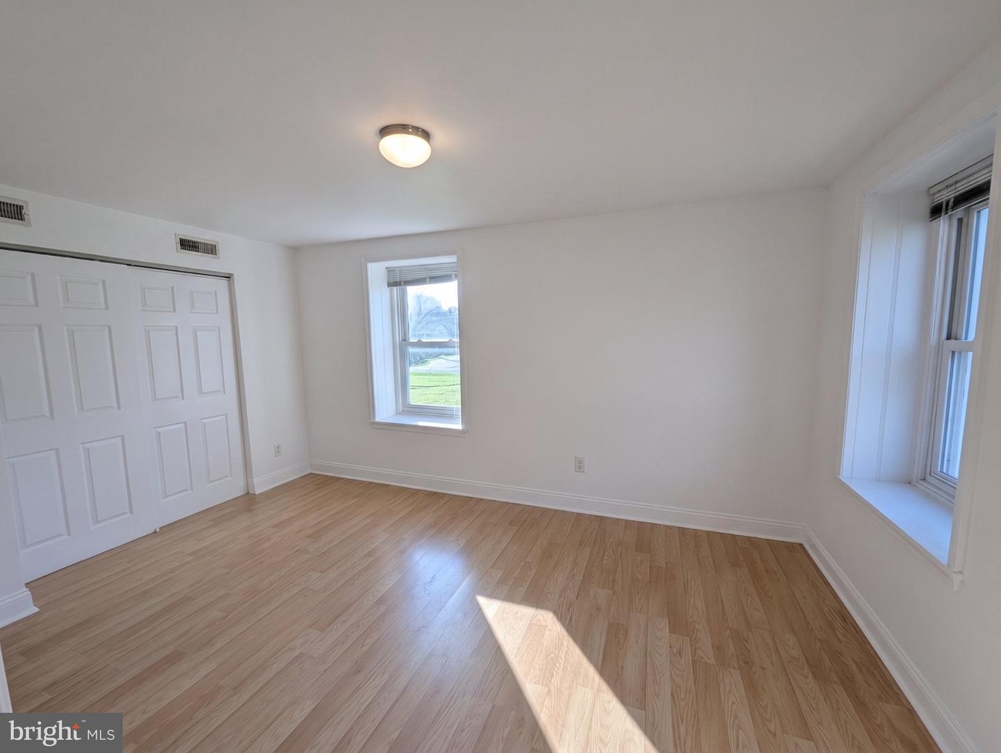 165 Moreland Ave Property Photo 6