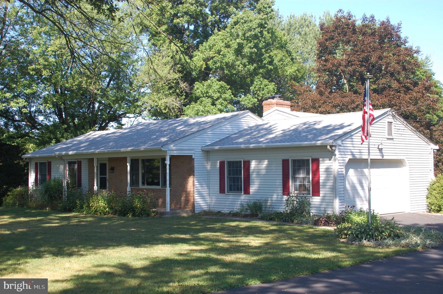 883 Kulp Rd Property Photo 2