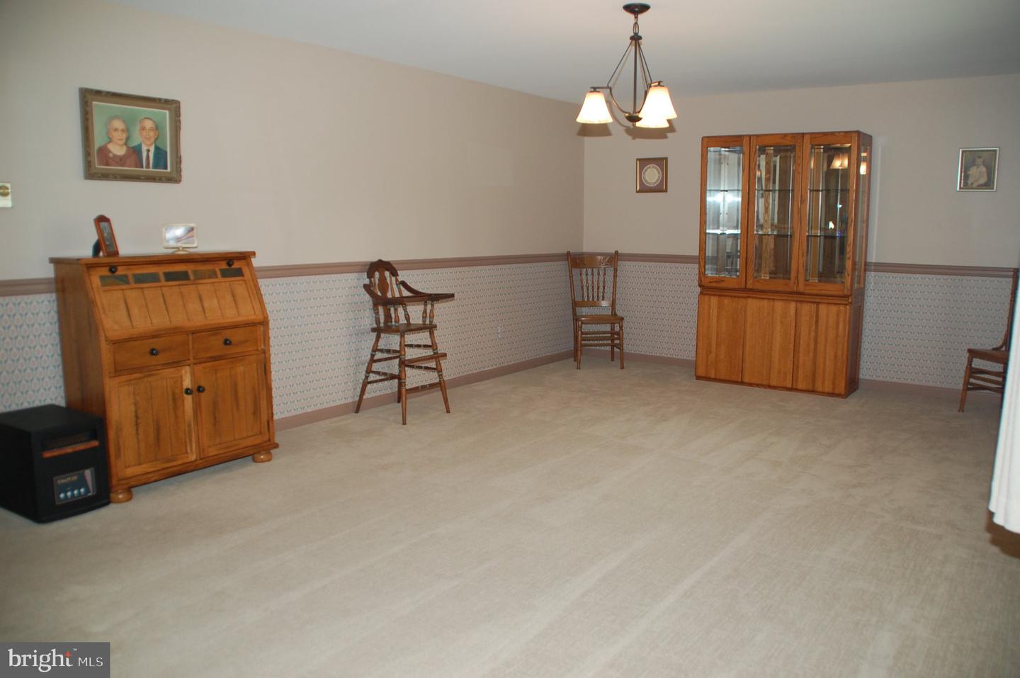 883 Kulp Rd Property Photo 3