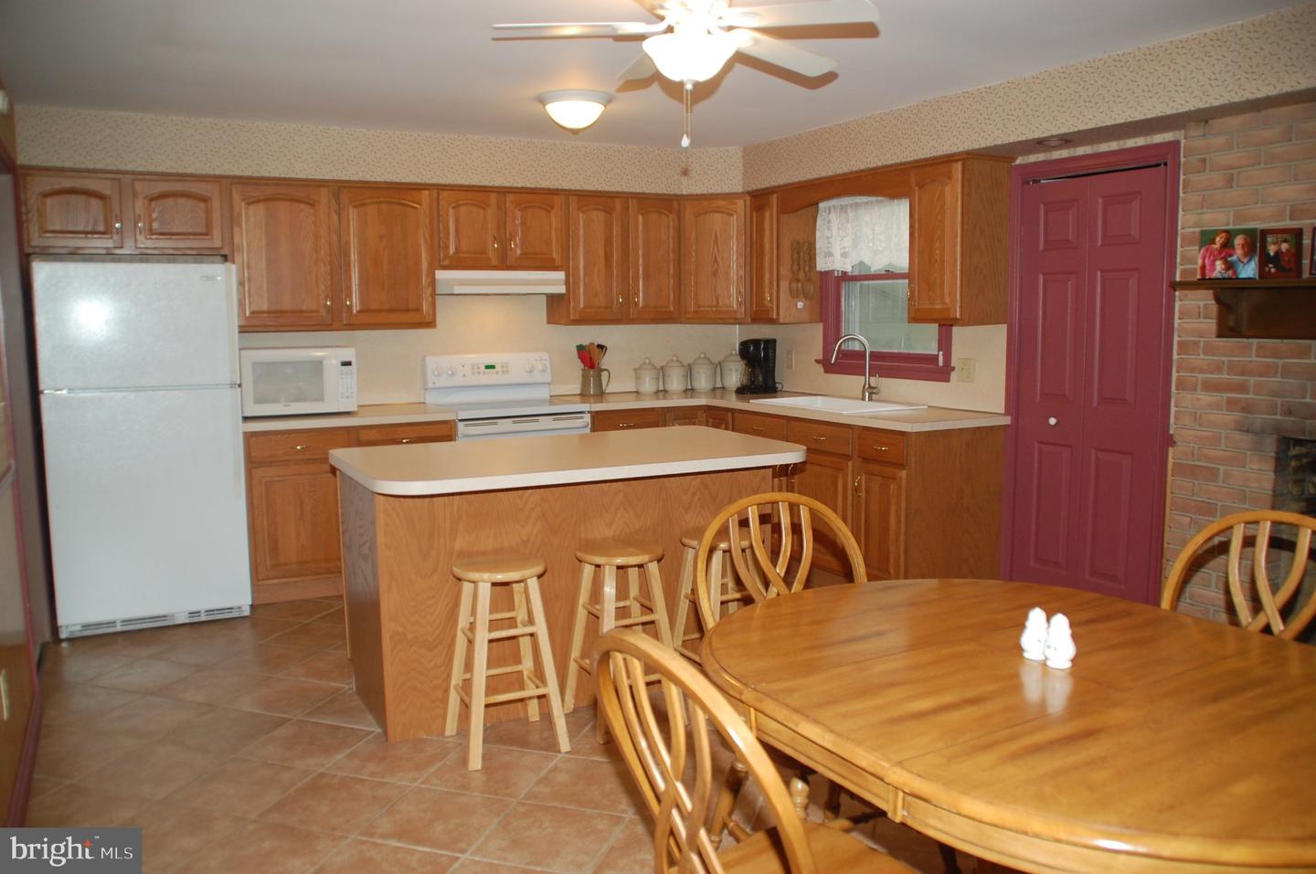 883 Kulp Rd Property Photo 9