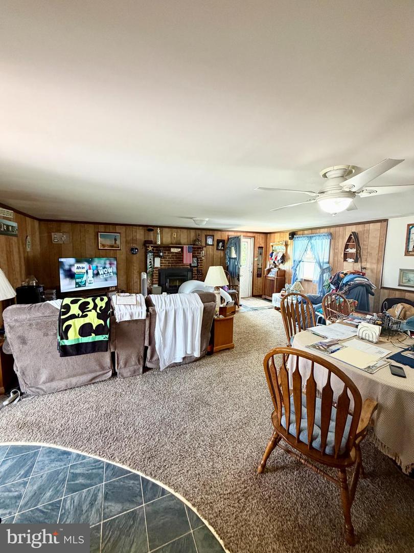 1465 Lotus Dr Property Photo 3