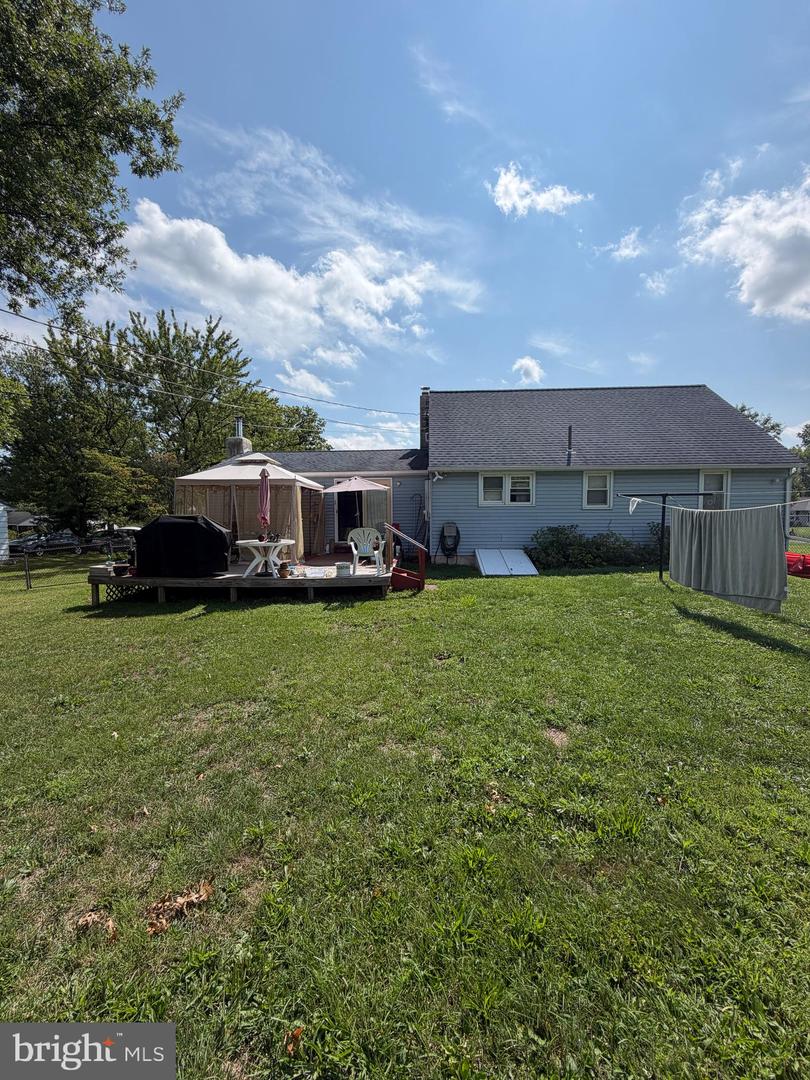1465 Lotus Dr Property Photo 7