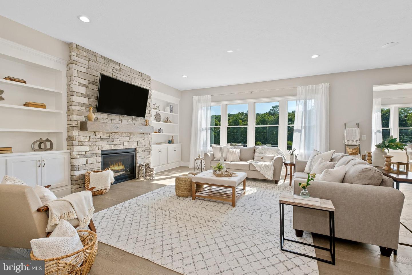 375 Bronson Cir #b3d Property Photo 2