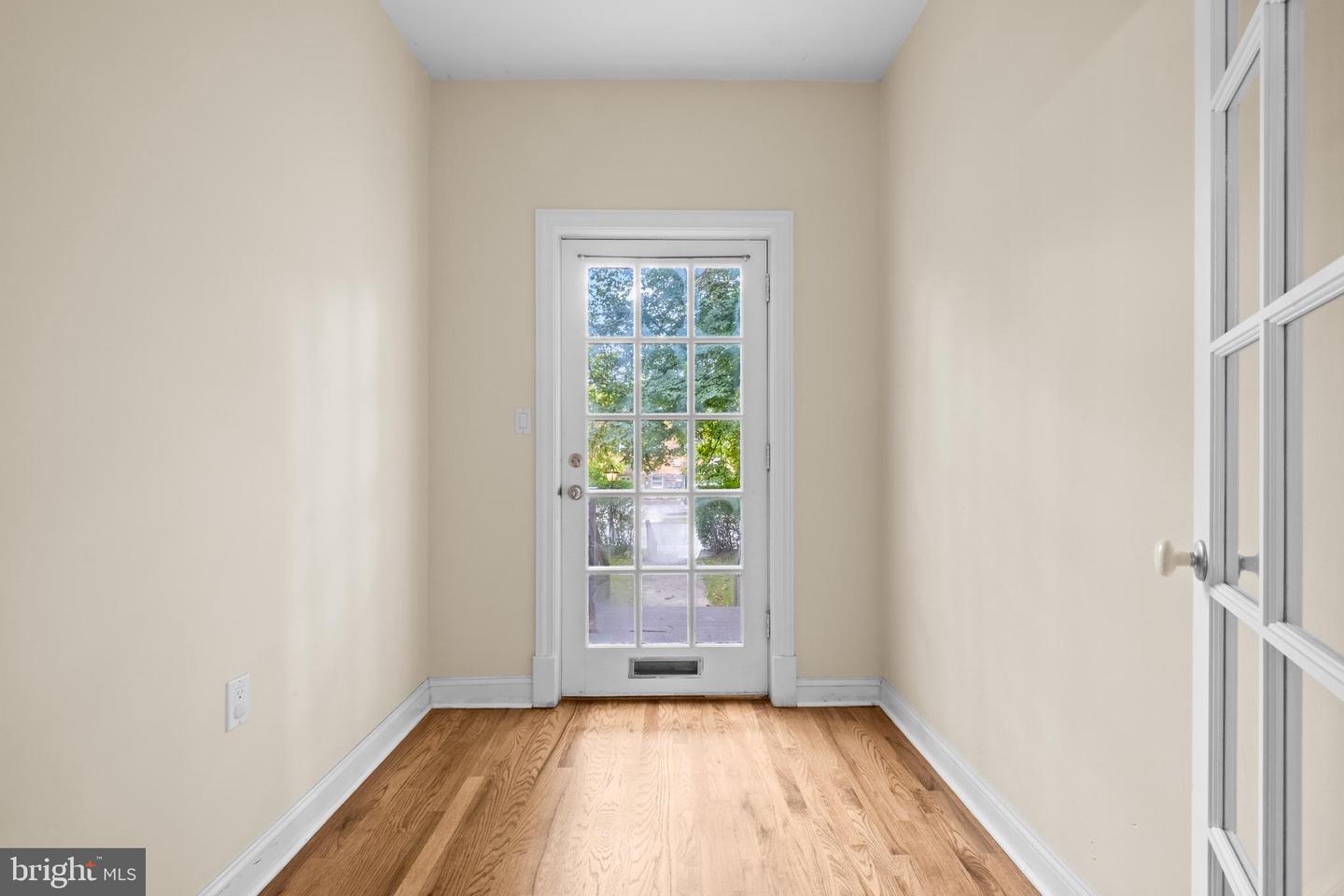107 Montgomery Ave Property Photo 6