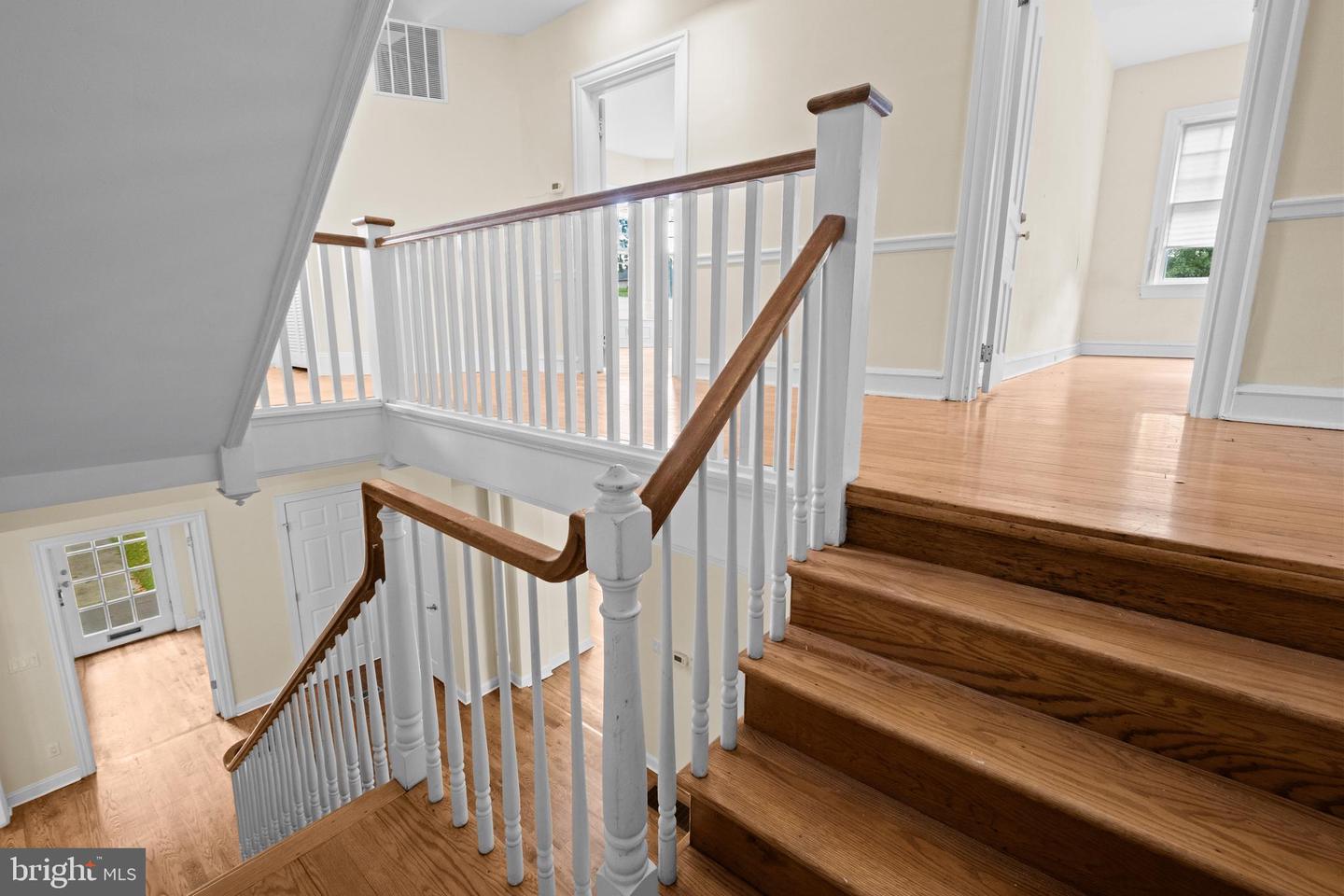 107 Montgomery Ave Property Photo 32