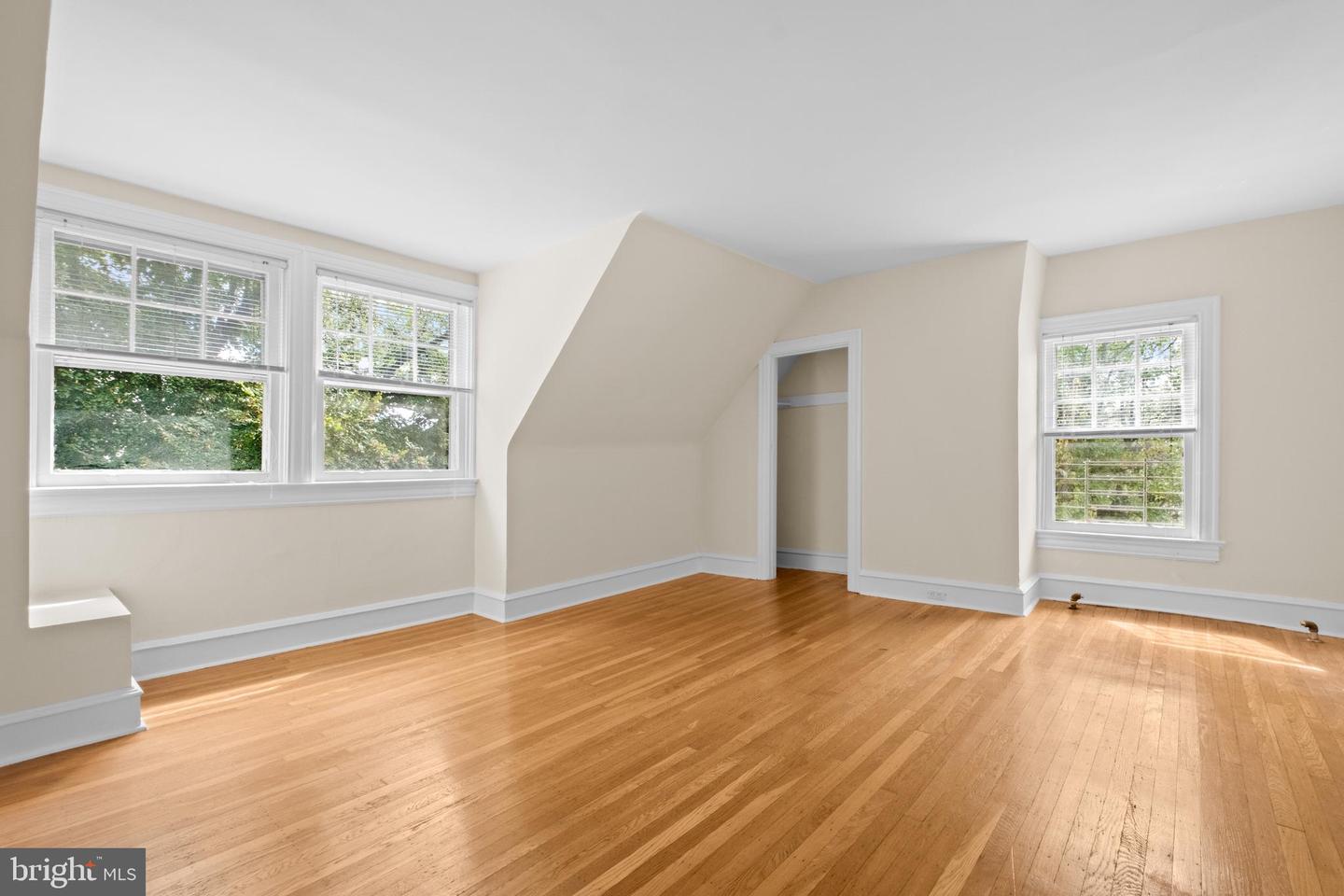 107 Montgomery Ave Property Photo 44