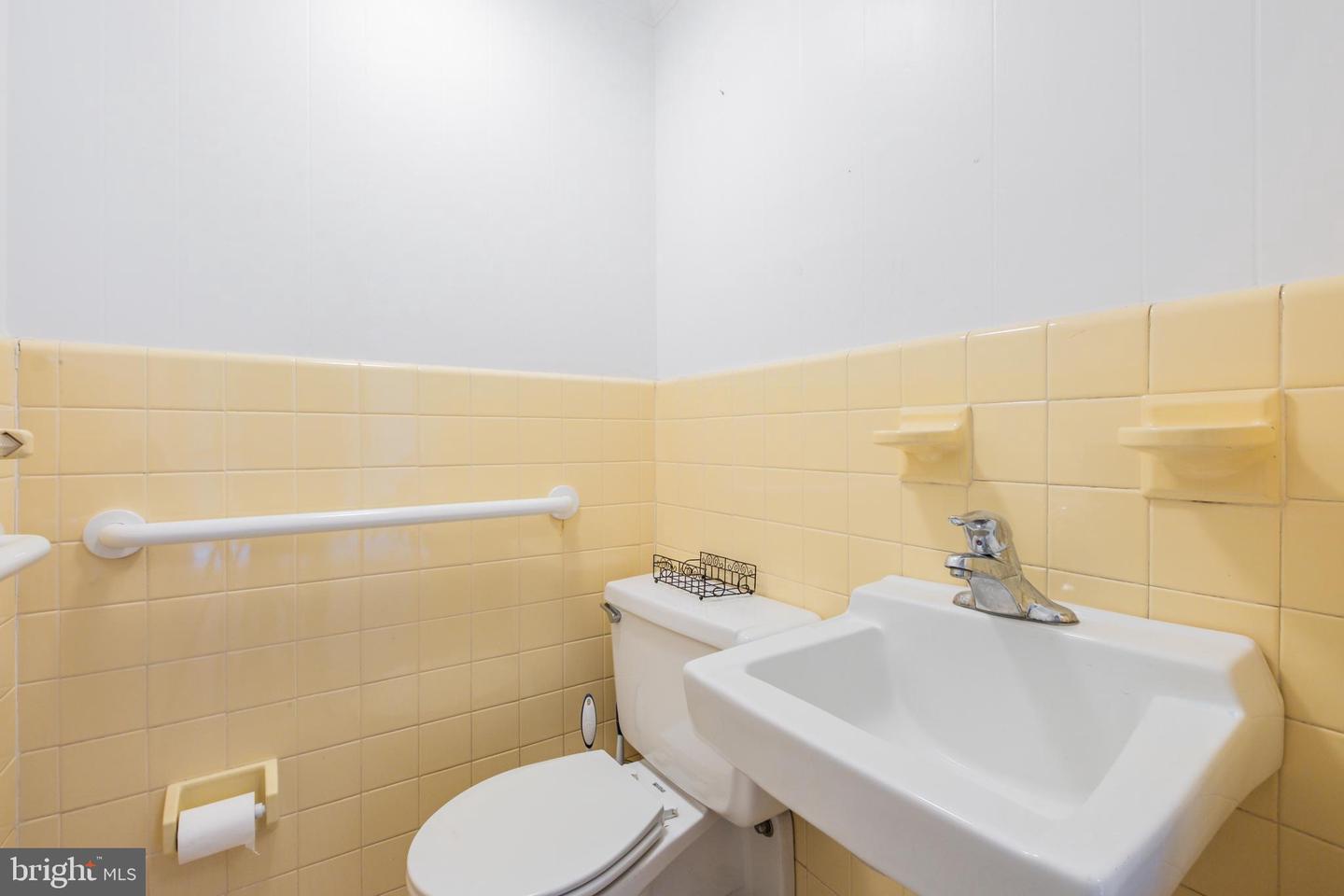 107 Montgomery Ave Property Photo 79