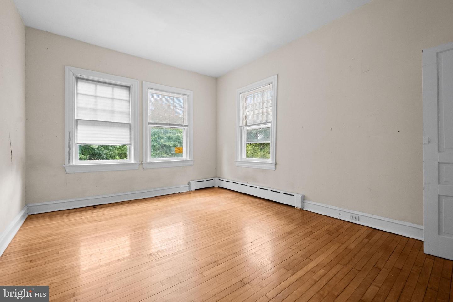 107 Montgomery Ave Property Photo 85