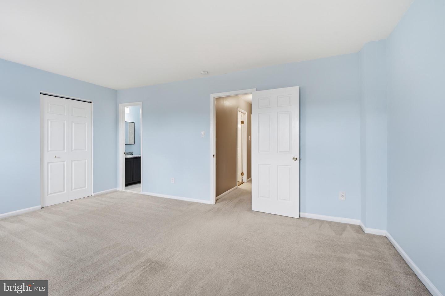 235 Lawndale Ave Property Photo 16