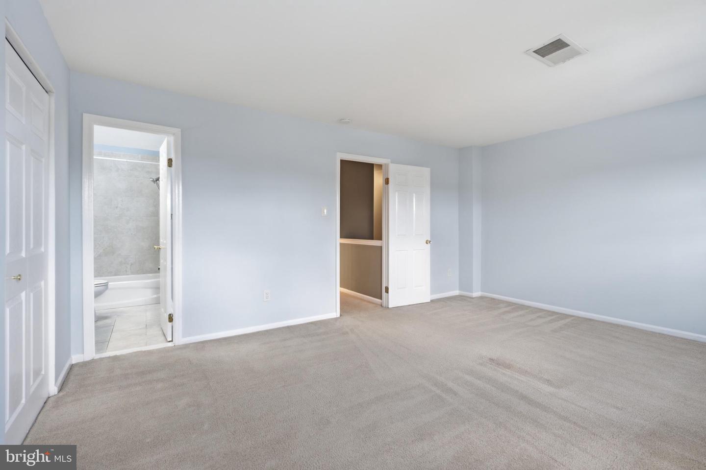 235 Lawndale Ave Property Photo 17