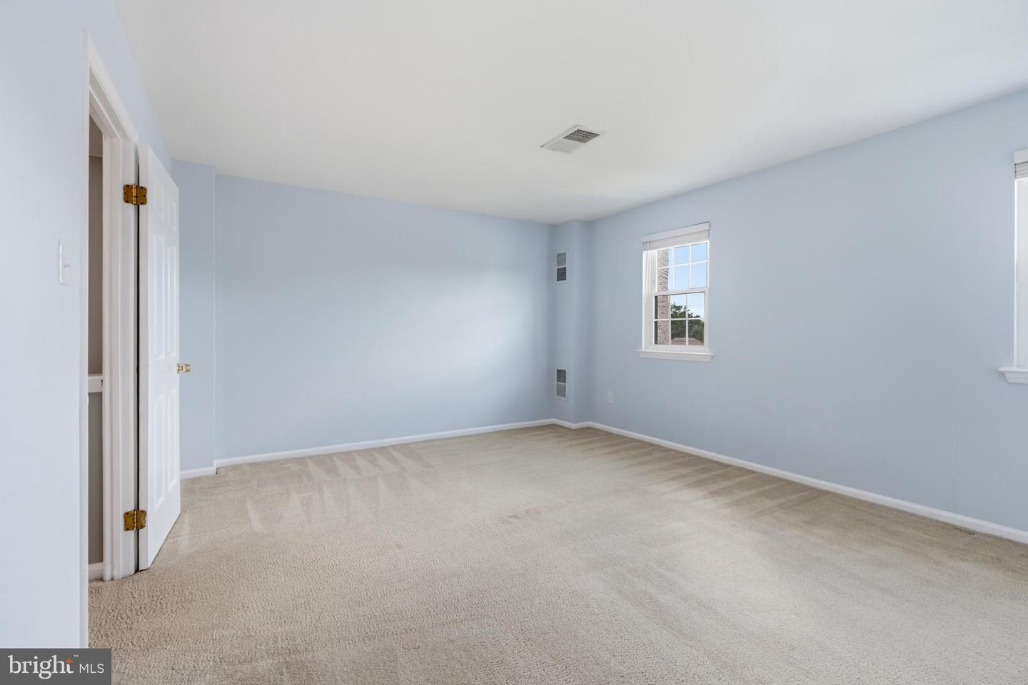 235 Lawndale Ave Property Photo 18