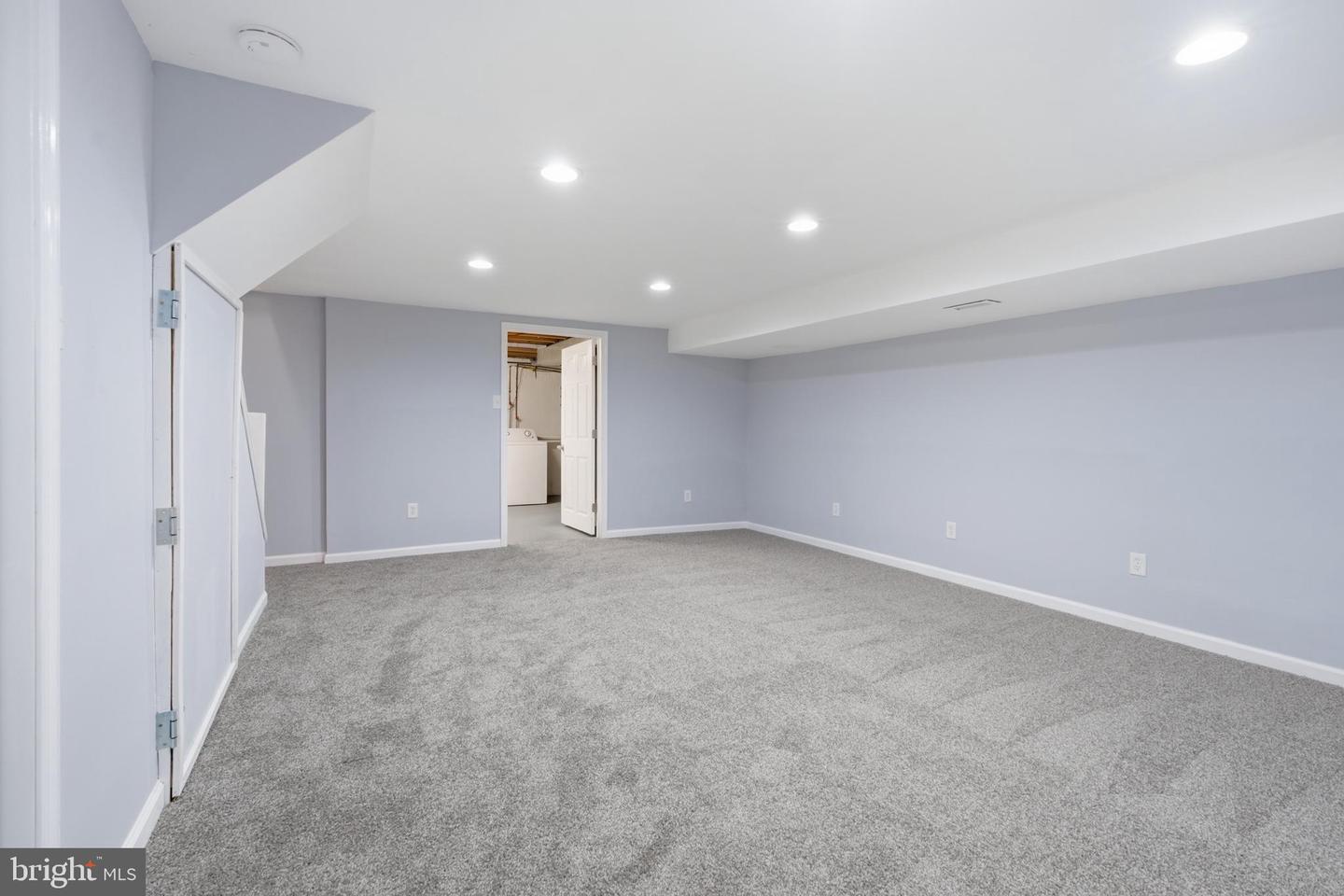 235 Lawndale Ave Property Photo 26