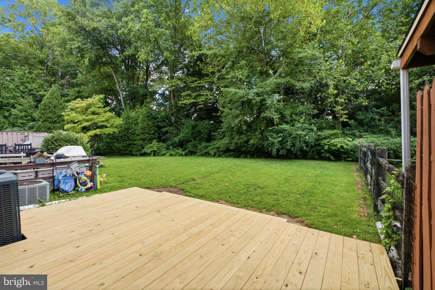 235 Lawndale Ave Property Photo 34