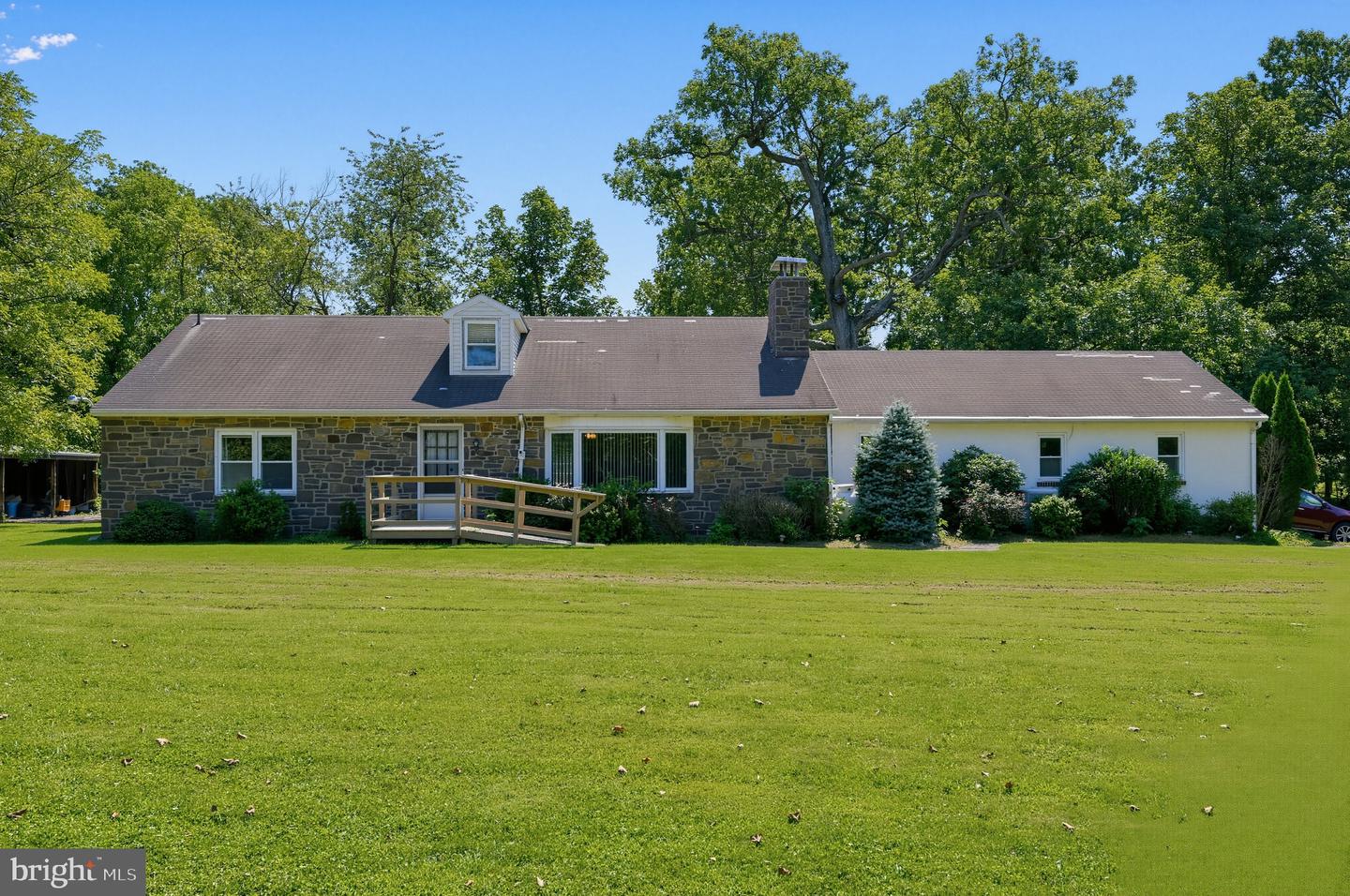 456 Collegeville Rd Property Photo 2