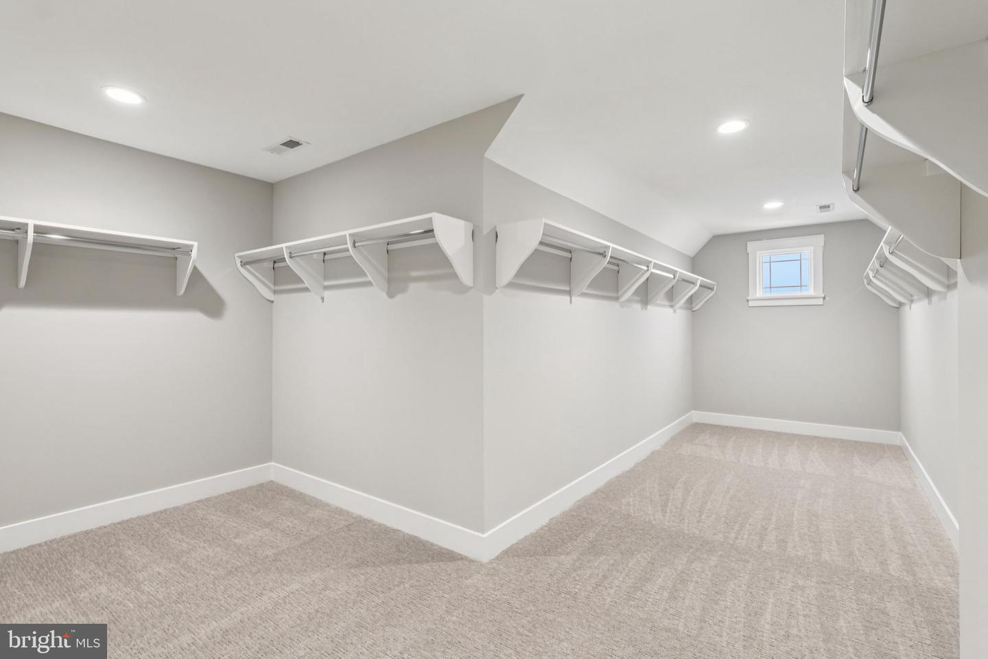375 Bronson Cir #f1p Property Photo 15