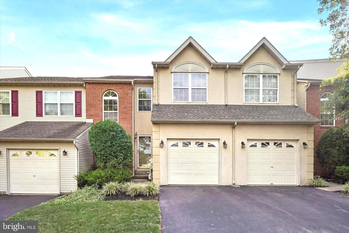 385 HAMILTON DR
