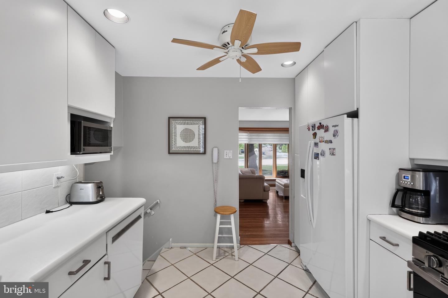 909 Warfield Ln Property Photo 13