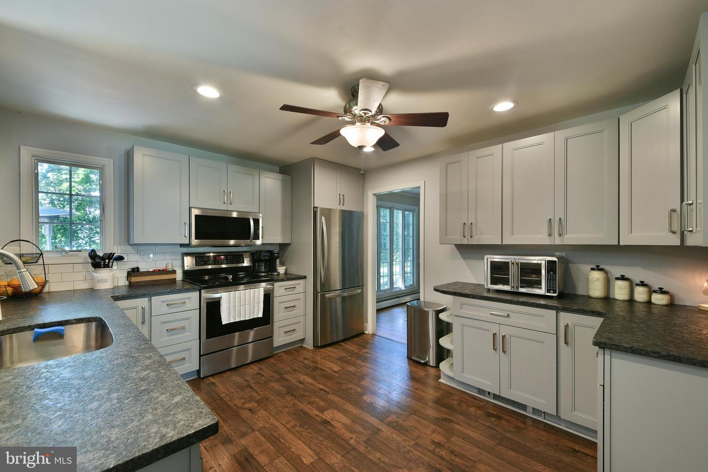 1130 Hunter Hill Dr # Property Photo 9