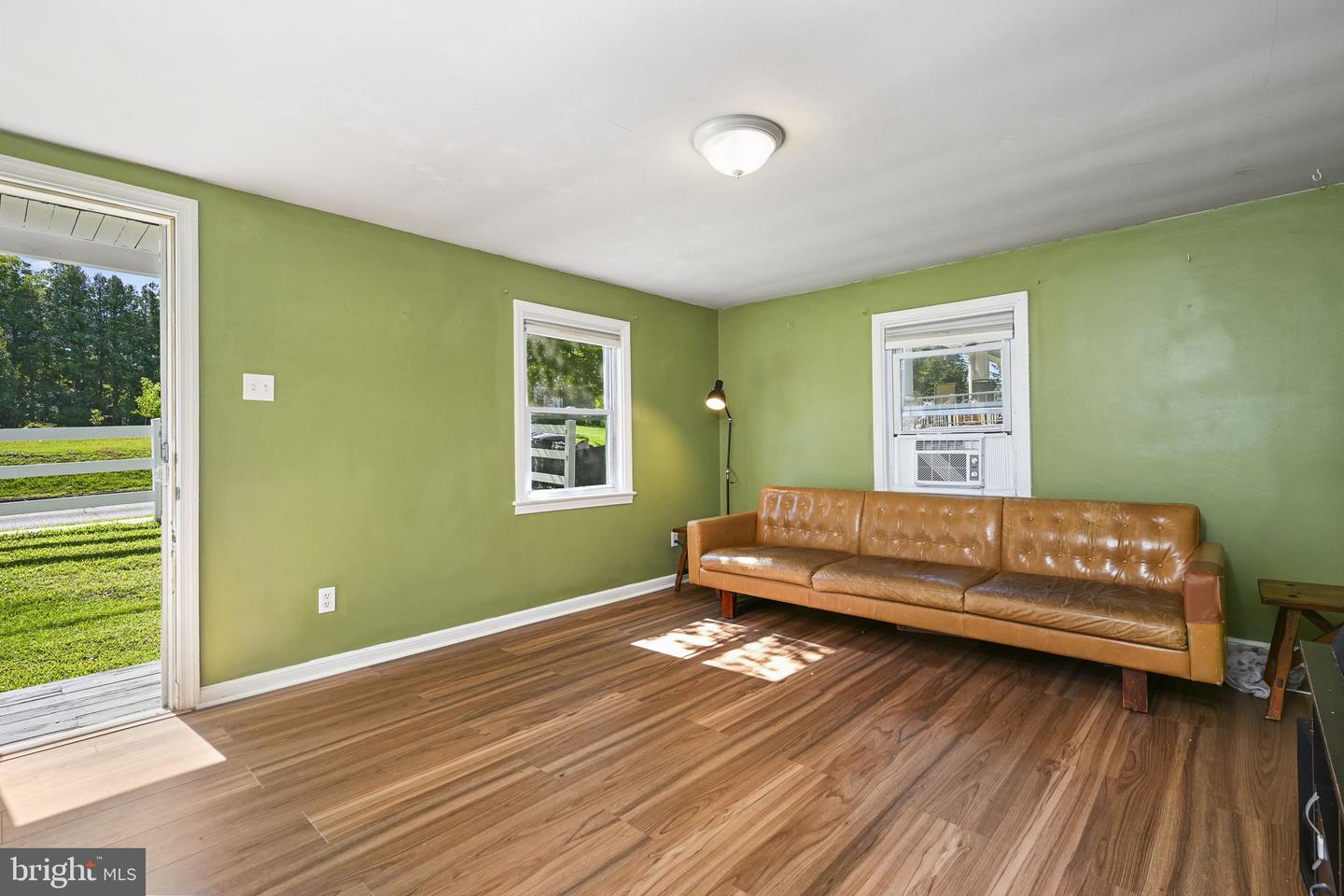 321 N Pleasantview Rd Property Photo 3