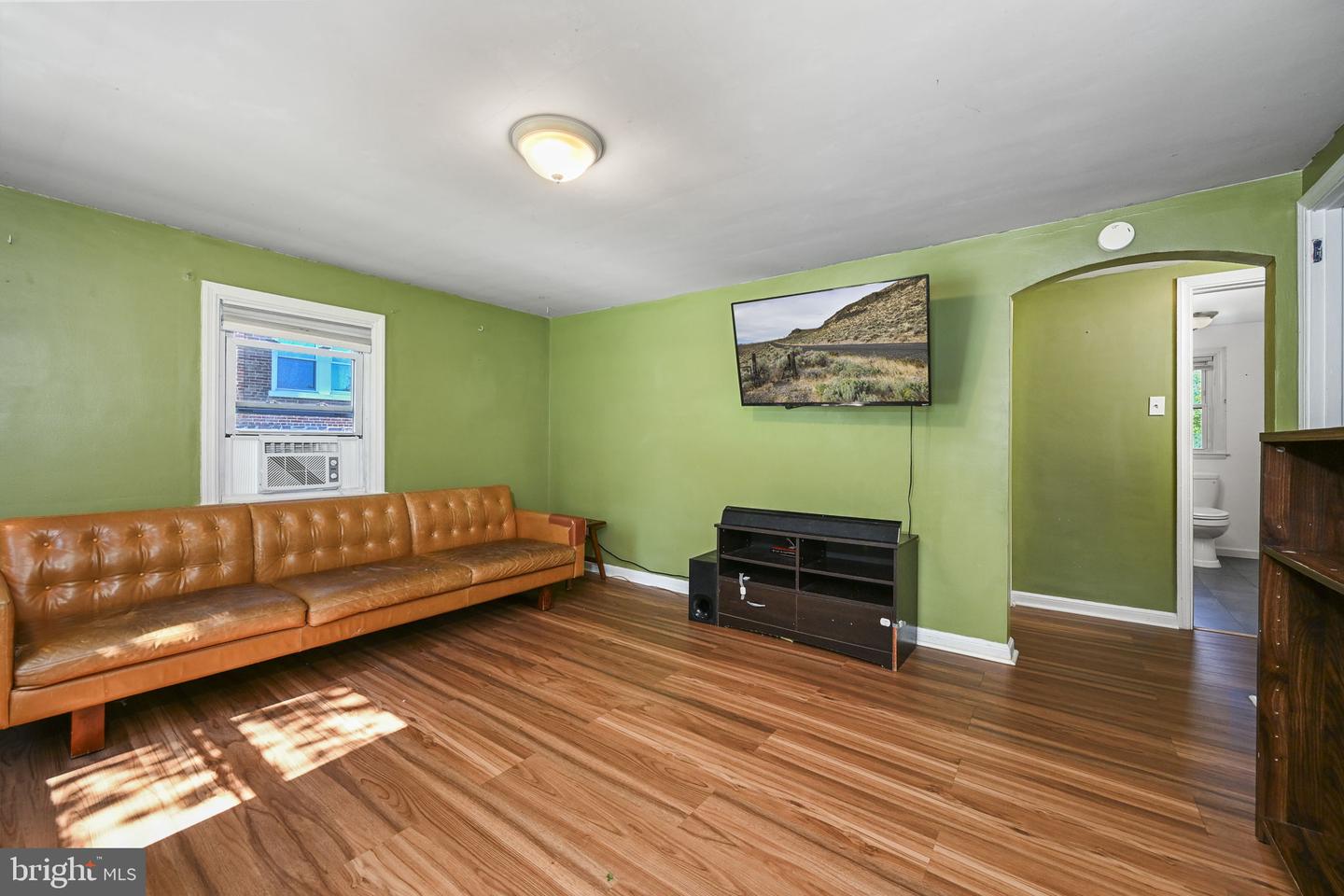 321 N Pleasantview Rd Property Photo 4