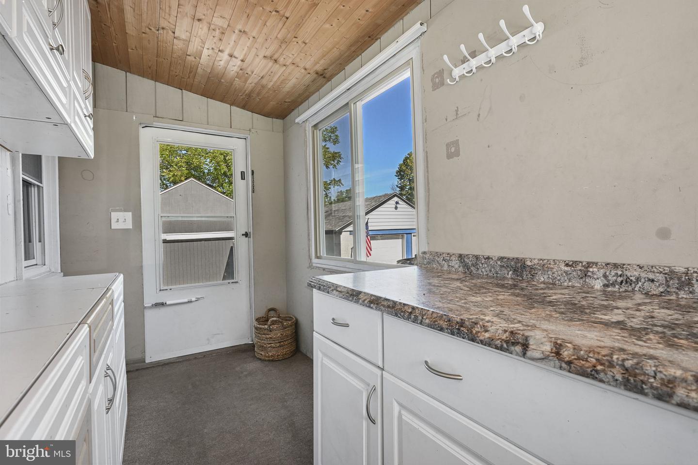 321 N Pleasantview Rd Property Photo 9
