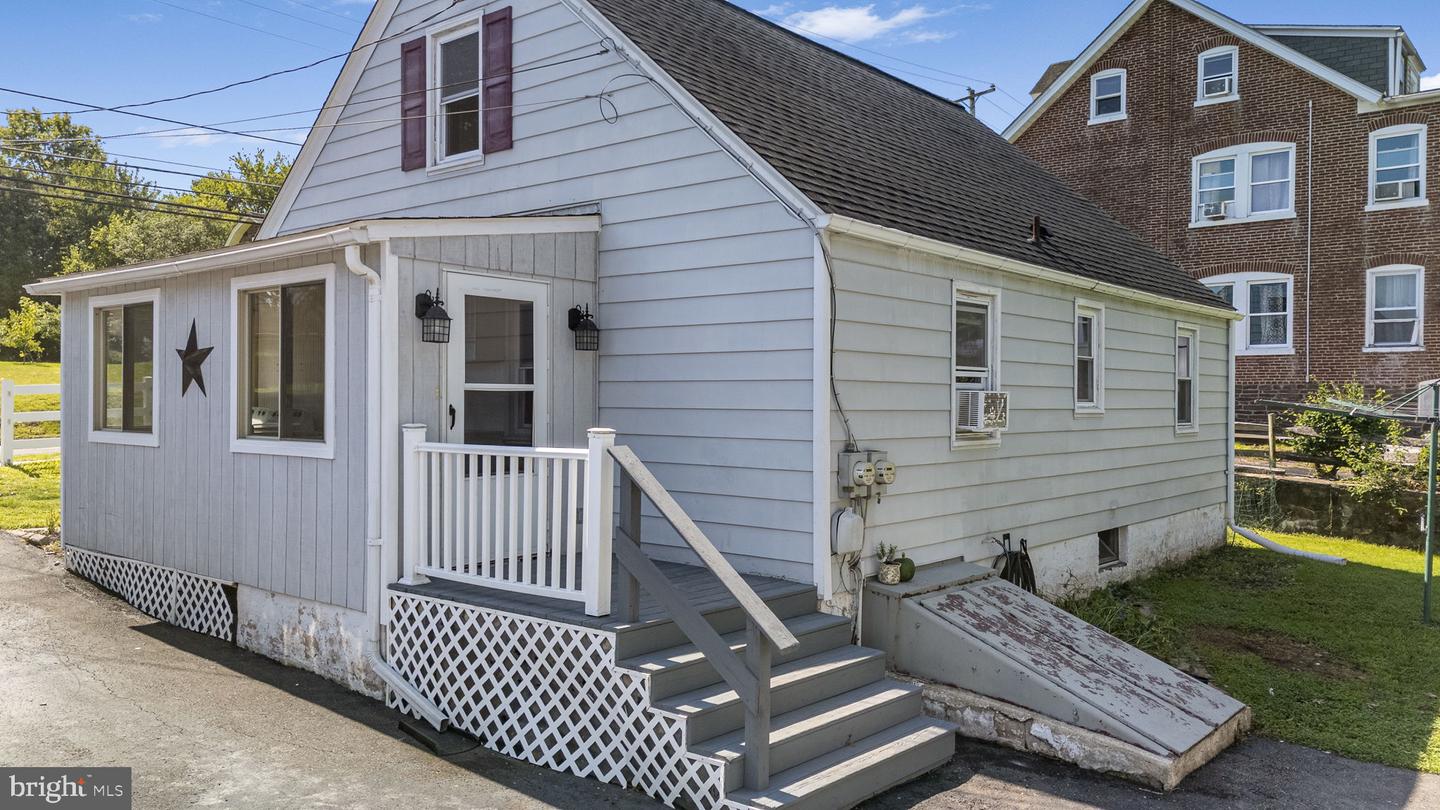 321 N Pleasantview Rd Property Photo 18