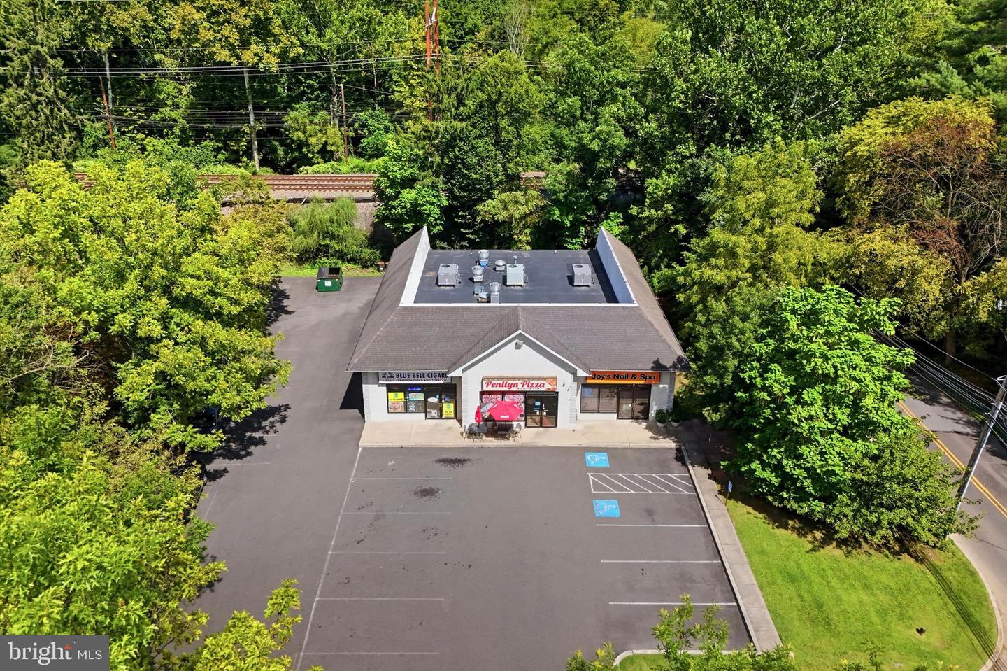 401 Penllyn Pike Property Photo 6