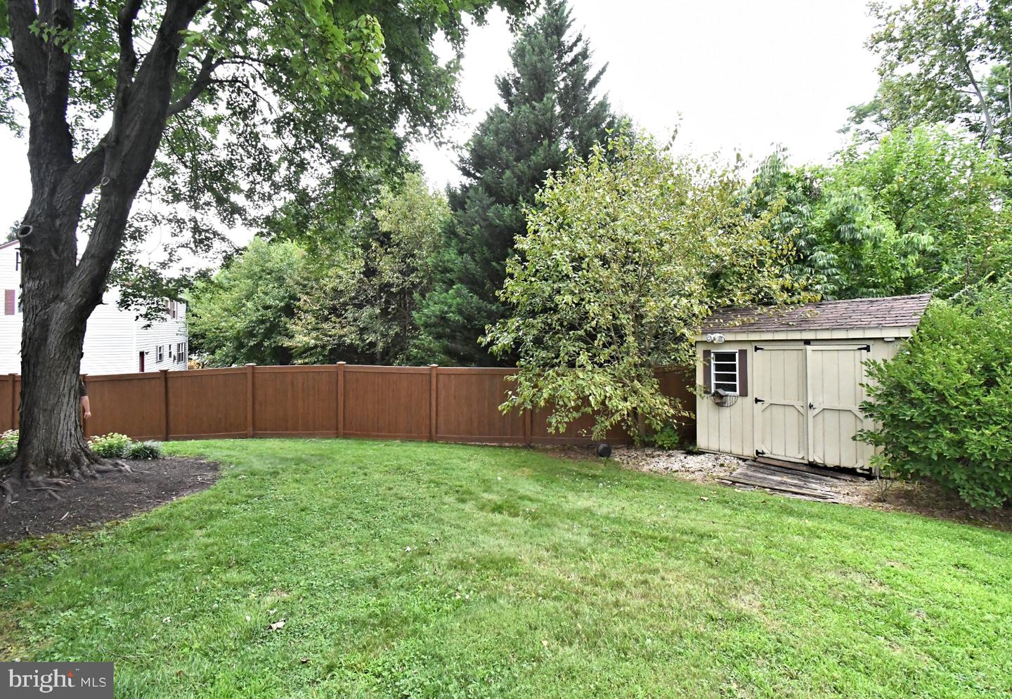 743 Champlain Dr Property Photo 36