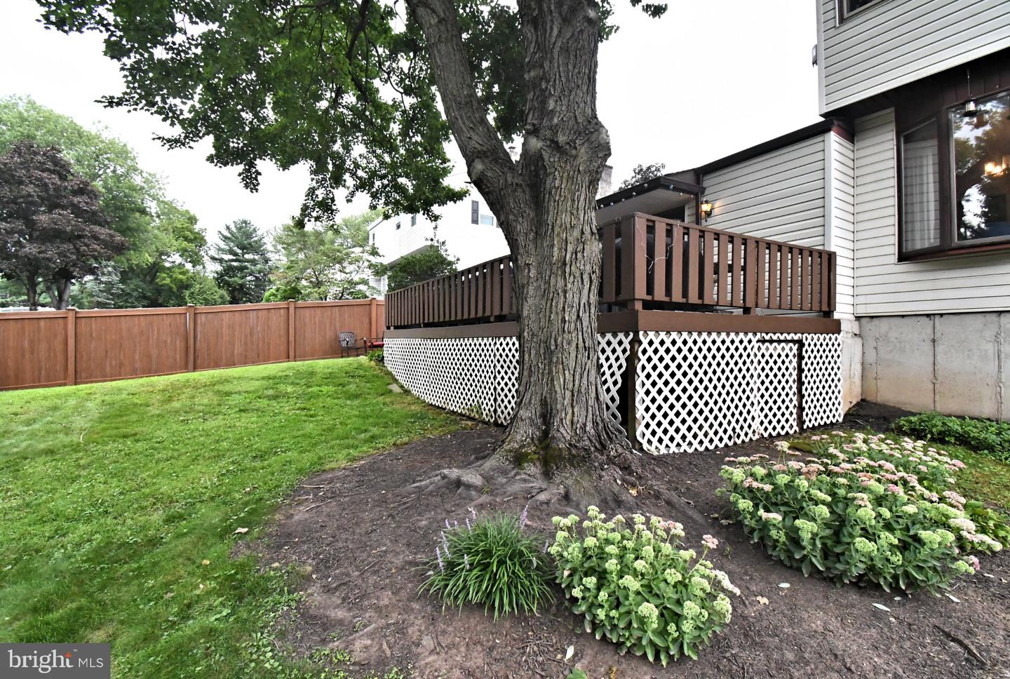 743 Champlain Dr Property Photo 38