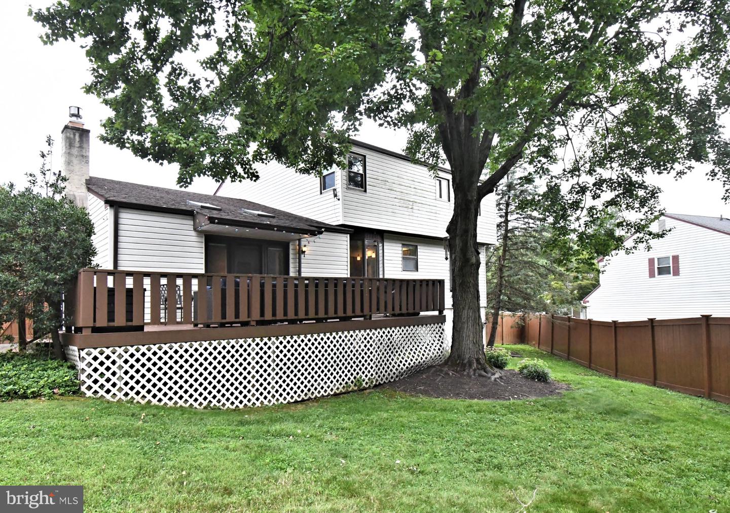 743 Champlain Dr Property Photo 40