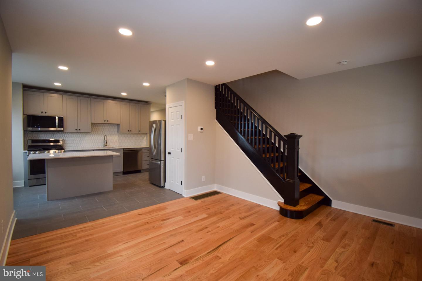 207 Paxson Ave Property Photo 1