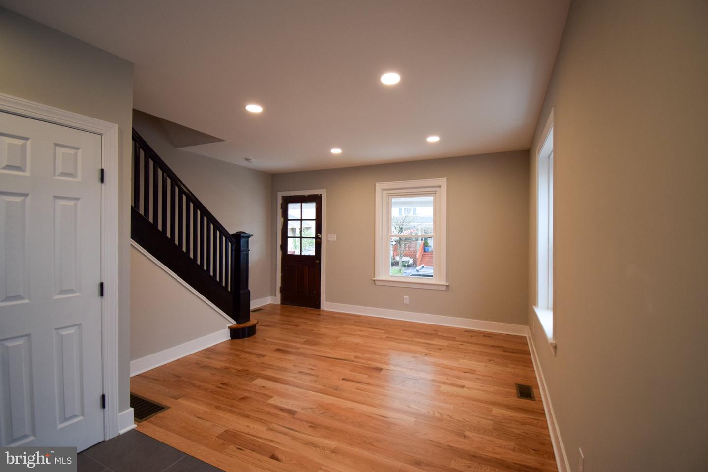 207 Paxson Ave Property Photo 2